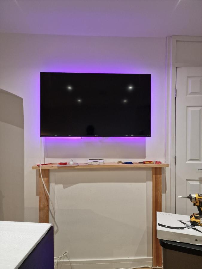 Balco Sherwood Apartment - 2 Bedrooms, 5 Beds - Sky Tv And Internet 노팅엄 외부 사진