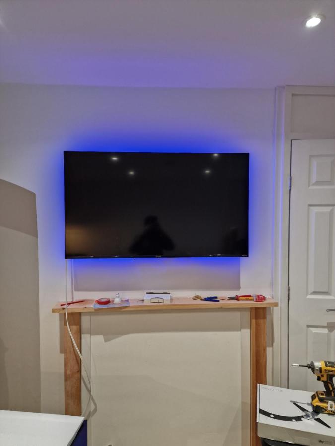 Balco Sherwood Apartment - 2 Bedrooms, 5 Beds - Sky Tv And Internet 노팅엄 외부 사진