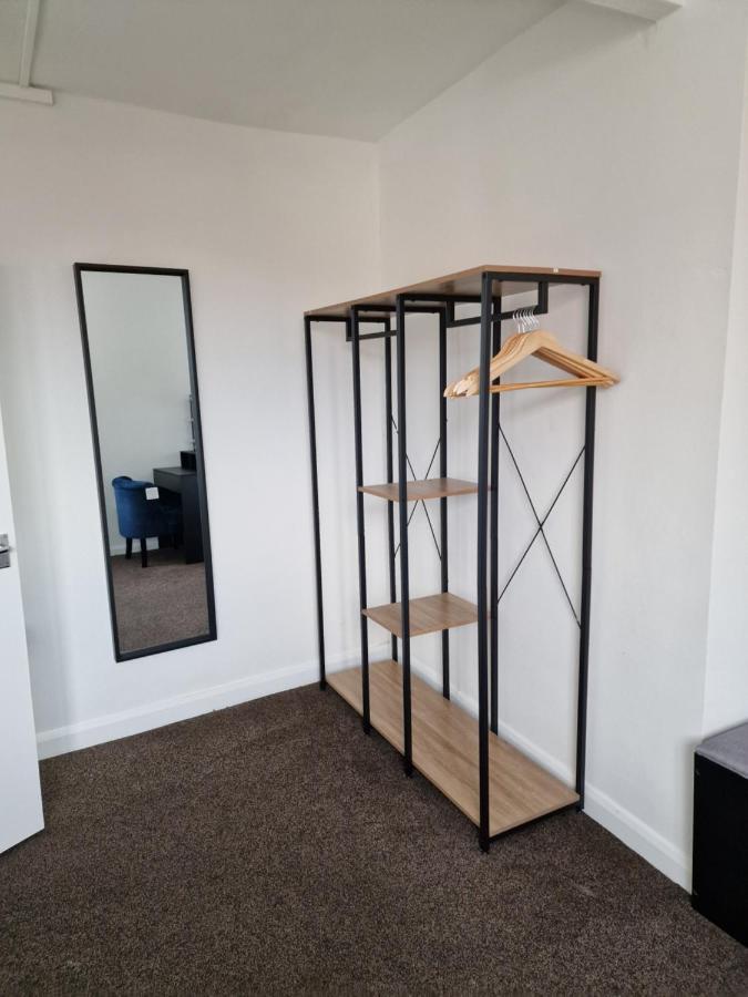 Balco Sherwood Apartment - 2 Bedrooms, 5 Beds - Sky Tv And Internet 노팅엄 외부 사진