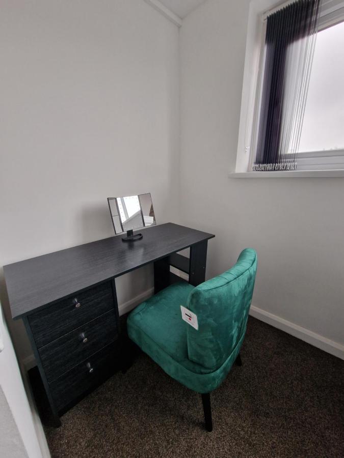 Balco Sherwood Apartment - 2 Bedrooms, 5 Beds - Sky Tv And Internet 노팅엄 외부 사진