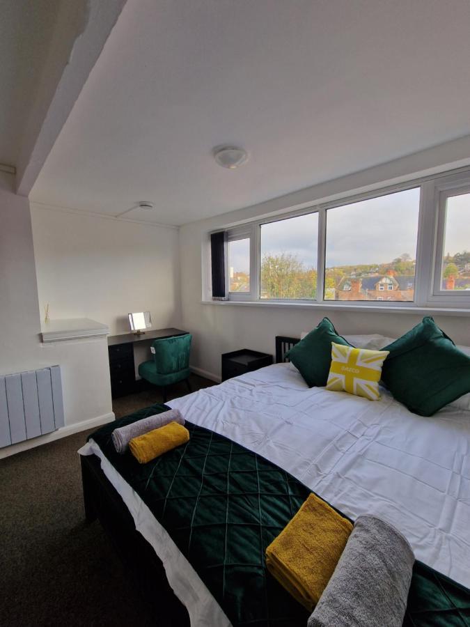 Balco Sherwood Apartment - 2 Bedrooms, 5 Beds - Sky Tv And Internet 노팅엄 외부 사진