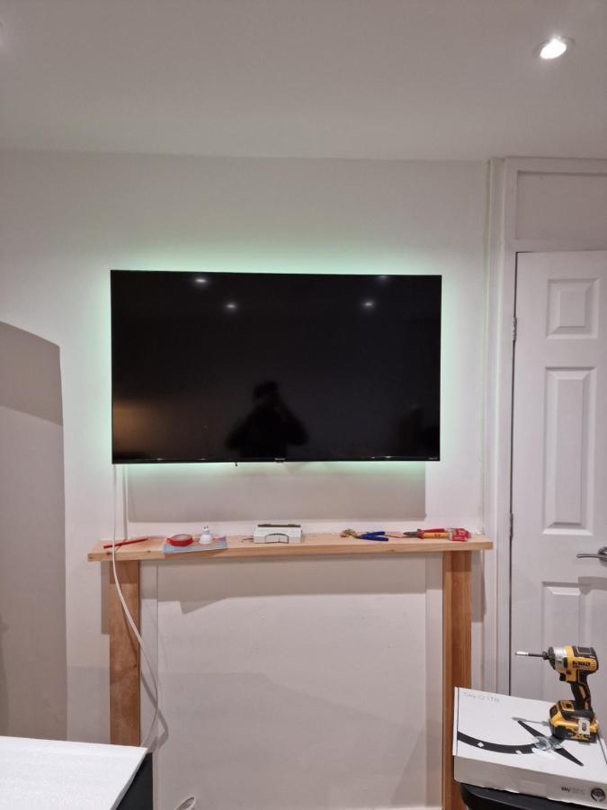 Balco Sherwood Apartment - 2 Bedrooms, 5 Beds - Sky Tv And Internet 노팅엄 외부 사진